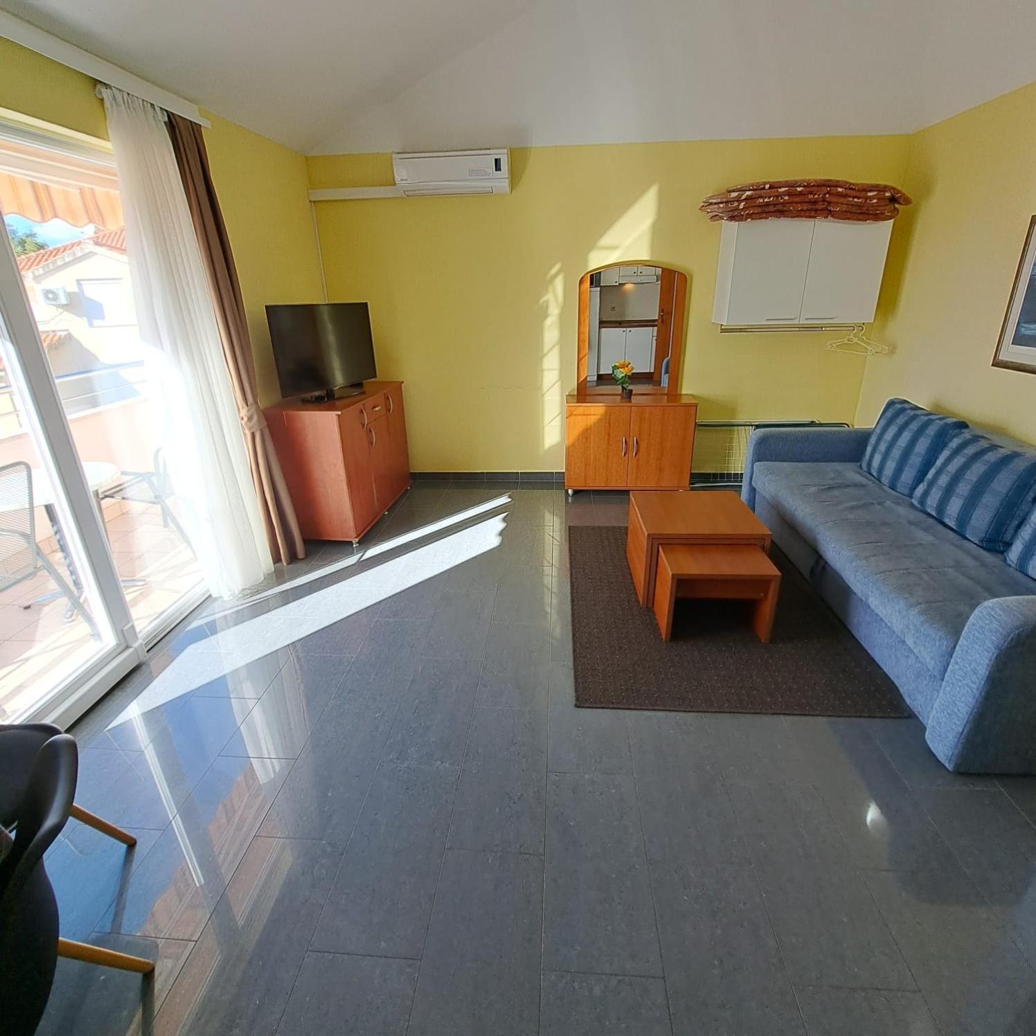 Apartments Vila Adrijana & Fitness Studio Wolf Bv Baška Voda Quarto foto