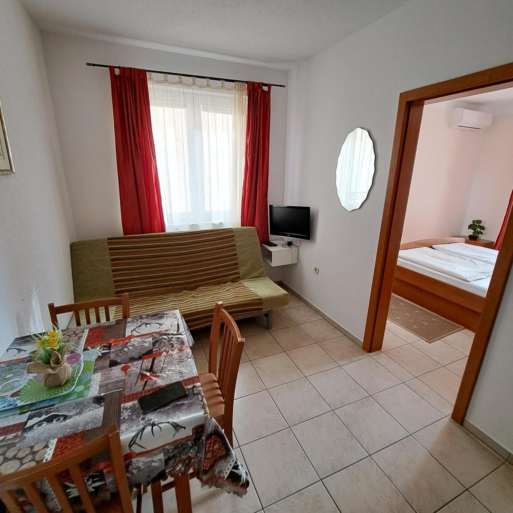 Apartments Vila Adrijana & Fitness Studio Wolf Bv Baška Voda Quarto foto